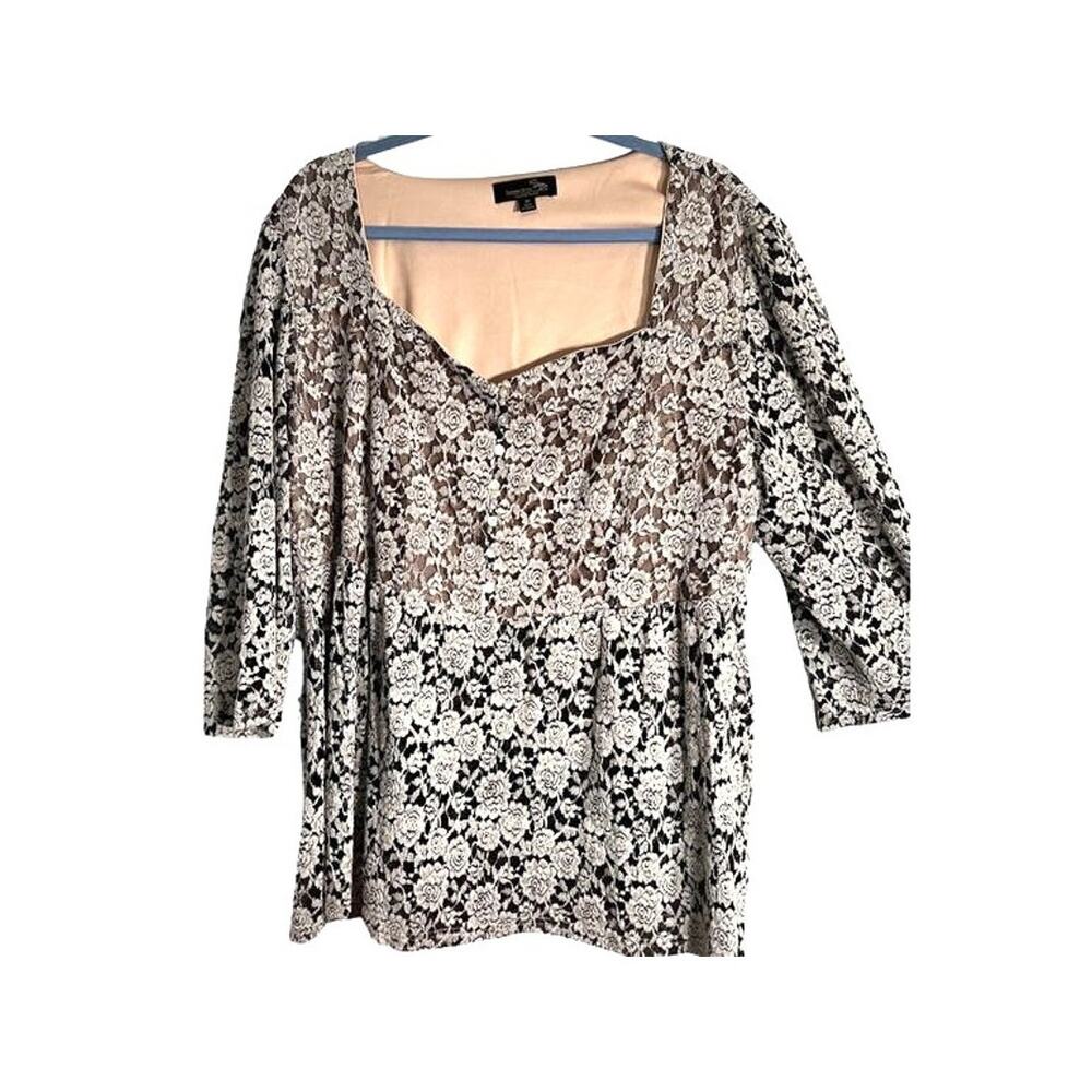 Suzanne Betro Top Womens Size 4X White Floral Lace Pullover Black Satin Lined
